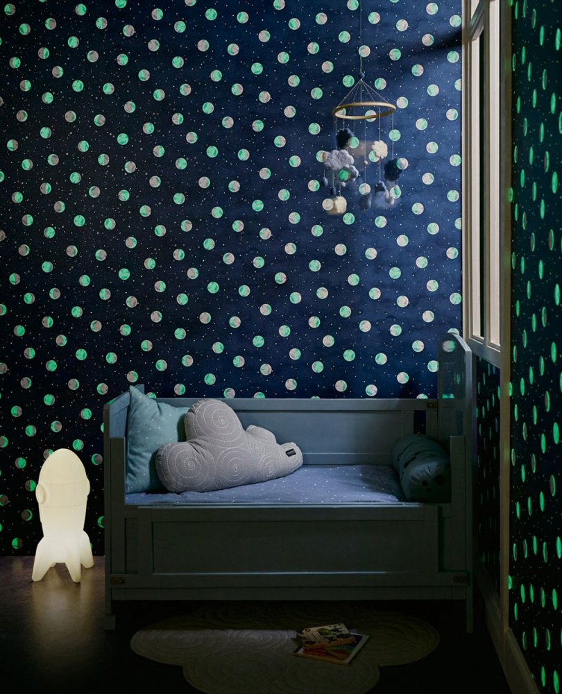 Special "Glow in the dark" children's non-woven wallpaper 399031, Mini Me, Eijffinger